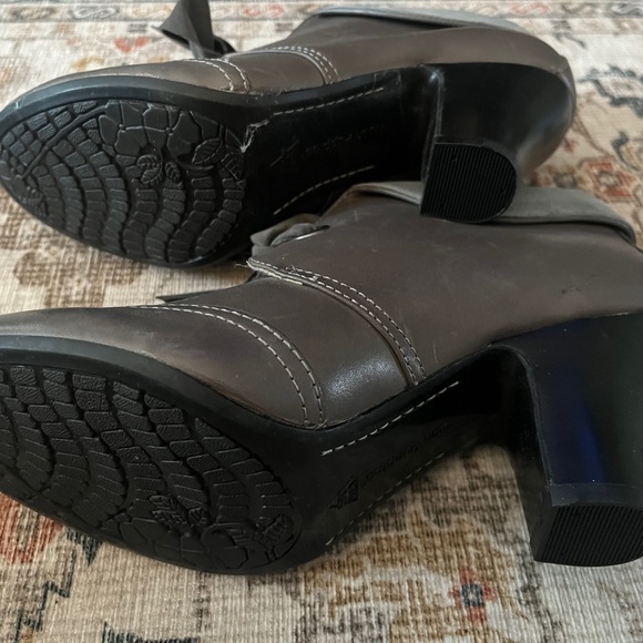 Size 7.5 Leather Hush Puppies - Picture 9 of 10